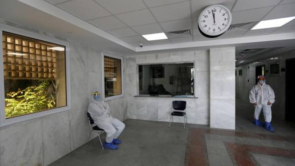 وفاة جديدة بين اطباء مصر بكورونا