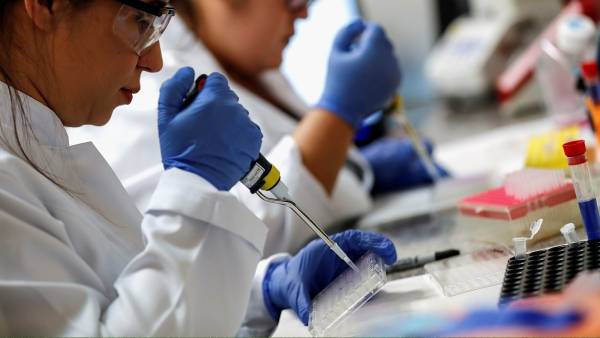 شركة مصنعة للقاح لكورنا تعلن موعد طرحه بالأسواق