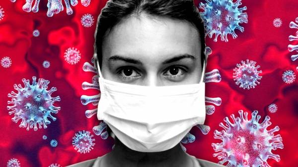 كيف يتسبب السعال في اختراق قطرات اللعاب لأقنعة الوجه؟