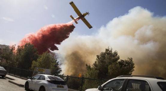 طائرات لإخماد حريق في مرج الحمام