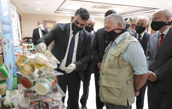 الملك يشيد بالصناعات المحلية ويدعو إلى زيادة إنتاجها وفتح أسواق جديدة للتصدير