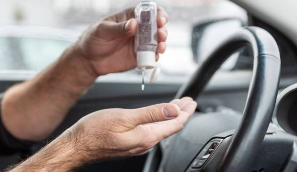 تحذير..معقم اليدين داخل السيارة خطر حقيقي