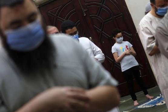 مصر تعيد فتح المساجد