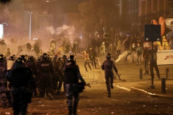 لبنان: احتجاجات شعبية ليلا دون مواجهات مع القوى الأمنية