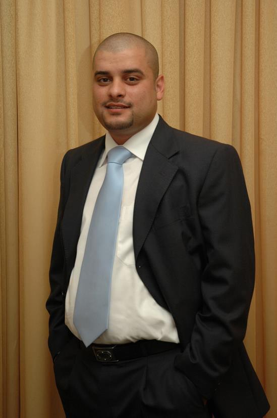 محمد الراميني يهنئ الدكتور ماهر ابو زيد بمناسبة ترقيته الى استاذ مشارك