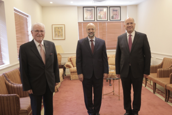 النوايسة يبارك للصرايرة الثقة الملكية وتعينه رئيسا لهيئة الاعتماد لمؤسسات التعليم العالي