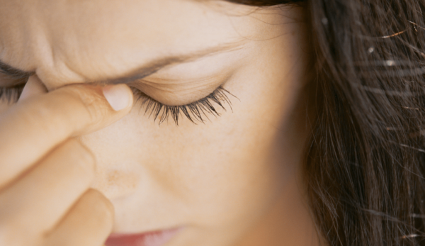 تناول هذه الفاكهة الصيفية يخلصكم من الصداع المزمن