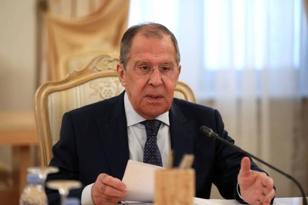 لافروف: الولايات المتحدة تستخدم في صراعها مع الصين أساليب غير نظيفة