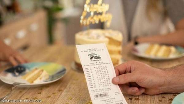 امرأة تفوز بجائزة اليانصيب الكبرى.. برقم جاءها في المنام