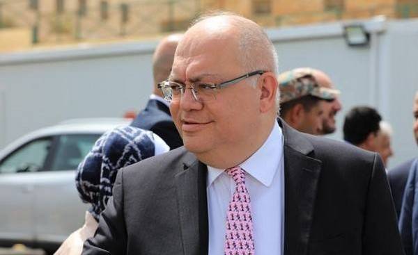 مكافحة الفساد تحجز على أموال وزير الأشغال الأسبق سامي هلسة