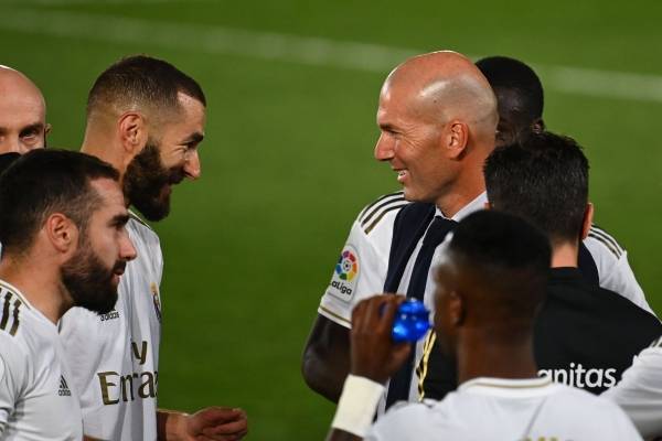 ريال مدريد يتوج بلقب الدوري الإسباني للمرة الـ(34) في تاريخه (صور)