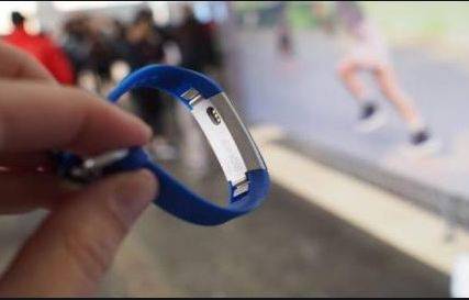 ضبط فتاتين خالفتا تعليمات الحجر المنزلي في إربد