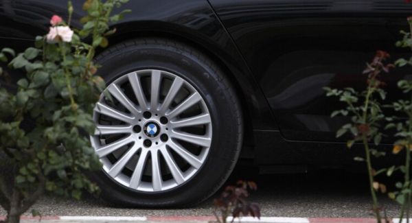 اليابان.. الشرطة توقف شخصا يحاول مواعدة السيدات عبر ثقب إطارات سياراتهن