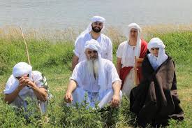 يحتفلون بعيدهم هذه الأيام.. من هم الصابئة المندائيون في العراق؟ وما سر علاقتهم بالماء؟