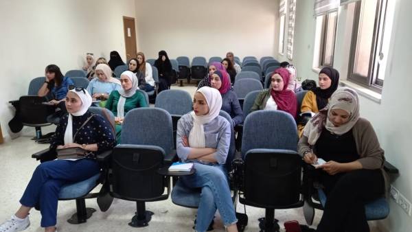 انطلاق فعاليات دورة الانقاذ المائي للإناث