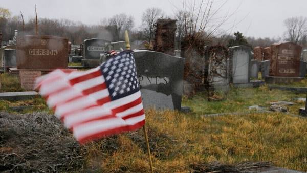 الولايات المتحدة تسجل أكثر من 1000 وفاة جديدة بفيروس كورونا لليوم الثالث على التوالي