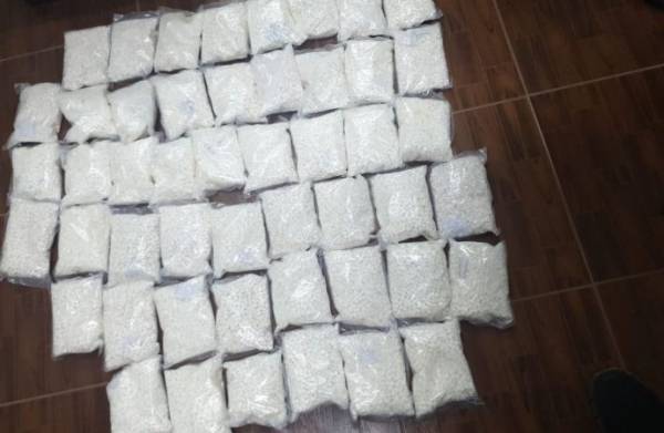 ضبط ثلاثة متورطين بمحاولة تهريب كمية كبيرة من الحبوب المخدرة