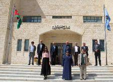 وفد من جمعية أساتذة اللغة الإنجليزية يزور جامعة الزرقاء