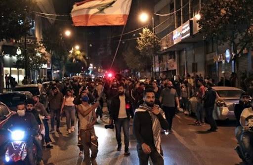 تحركات احتجاجية وقطع طرق في لبنان ليلا