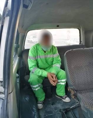 القبض على شخص ينتحل صفة  عامل وطن  ويمارس التسول في عمان