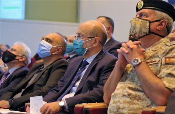 الرزاز: لن نتغلب على المخاطر والكوارث دون العمل بروح الفريق