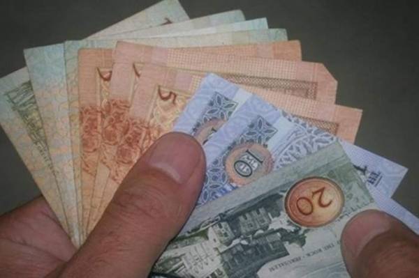 صرف المستحقات المالية لمُراقِبي التوجيهي نهاية الأسبوع القادم