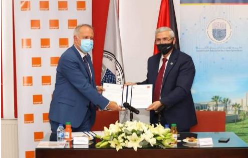 اتفاقية بين جامعة الأميرة سمية للتكنولوجيا وأورانج الأردن لاعتماد الشهادات التدريبية لخريجي أكاديمية البرمجة