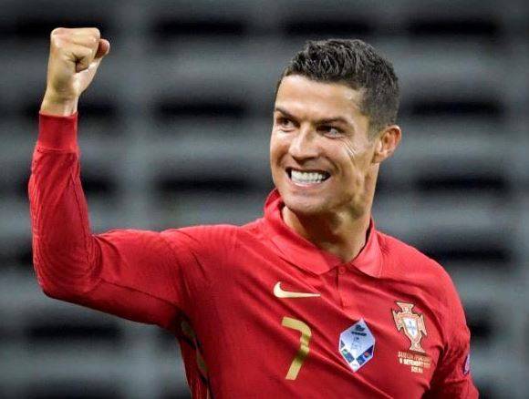 جائزة جديدة تسعد قلب رونالدو