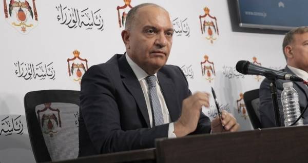 العضايلة: لا تفكير في حظر شامل بهذه المرحلة