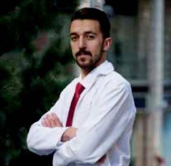 الطالب الصيدلاني محمد الريالات من عمان الاهلية في  ازرع