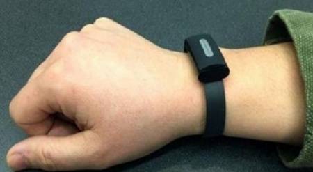 ايقاف العمل بالاسوارة الالكترونية للقادمين من الخارج