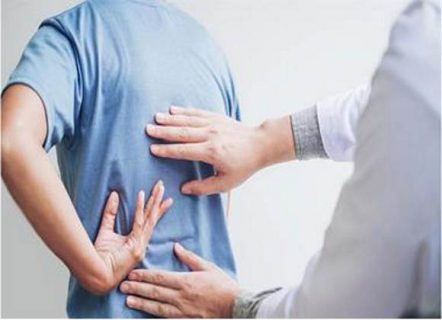 متى تكون آلام أسفل الظهر علامة على حالة خطيرة؟!