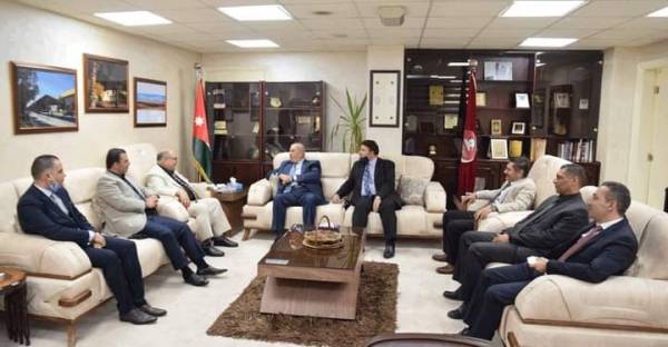 رئيس الجامعة الهاشمية يلتقي بعمداء كليات الاقتصاد في الجامعات الاردنية