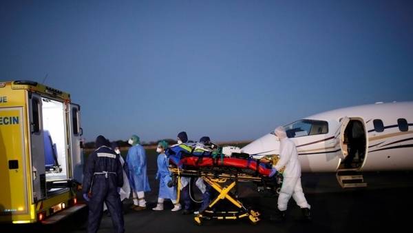 فرنسا: تسجيل رقم قياسي بكورونا 40 الف اصابة و394 وفاة خلال 24 ساعة