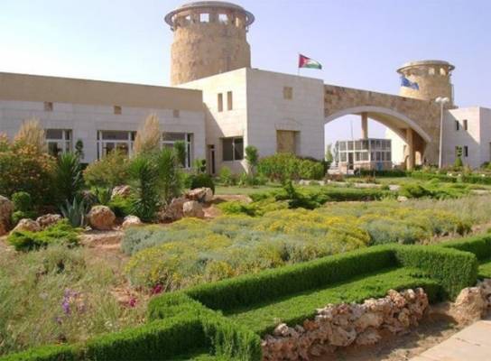 لجنة من الصحة تكشف على موقع لانشاء مستشفى ميداني