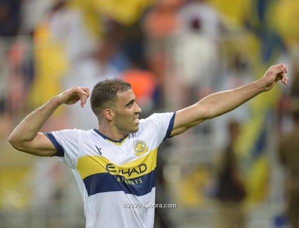 حمد الله ينافس 6 مهاجمين على الأفضل في غرب آسيا