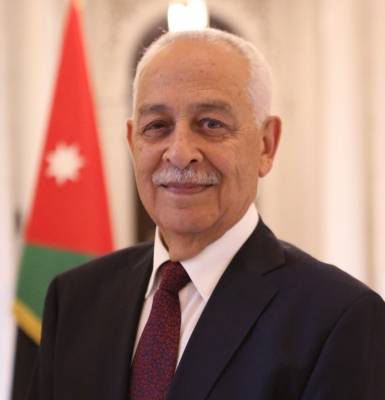 العيسوي ينقل تعازي الملك إلى آل سعيدان