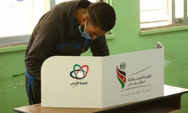 تمديد الانتخابات ساعتين في كافة دوائر المملكة