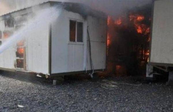 وفاة طفل واصابة اثنين بحريق كرفانات في مخيم الزعتري