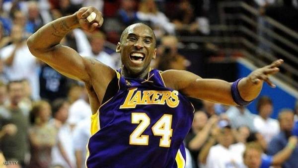 نجم رياضي بقائمة المشاهير الأكثر جنيا للثروات بعد وفاتهم