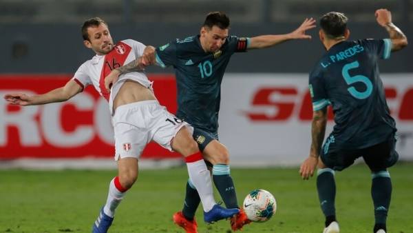 بالفيديو.. الأرجنتين ترقص التانغو أمام البيرو