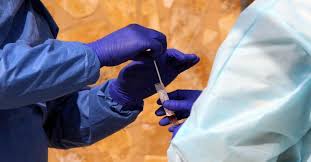 2000 إصابة كورونا لعاملين بمصنع كمامات في العقبة