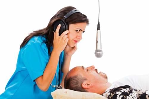 ما سبب التكلم أثناء النوم؟