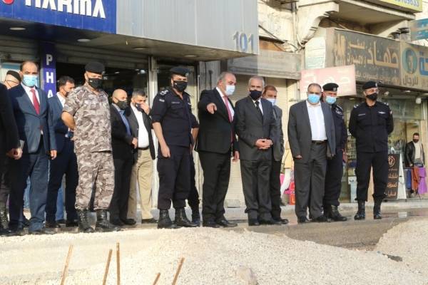 وزير الداخلية يتفقد مشروع شبكات تصريف مياه الأمطار في وسط البلد