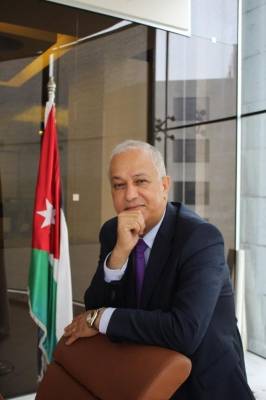 الدكتور احمد الرقيبات يهنئ العودات بفوزه برئاسة مجلس النواب