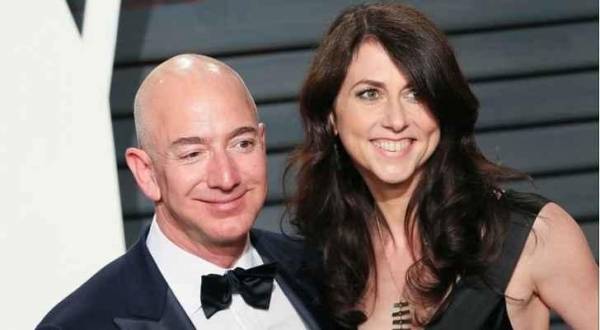 طليقة أغنى رجل في العالم تتبرع ب4 مليارات دولار