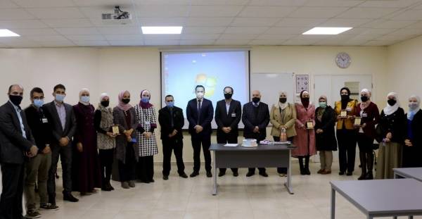 صيدلة الشرق الأوسط تُكرم فريق مكتبة التجارب العلمية