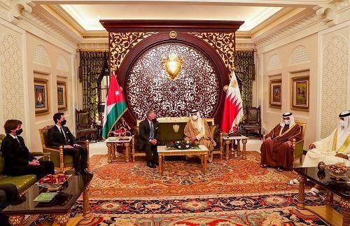 الملك وعاهل البحرين يؤكدان على ضرورة ادامة التنسيق والتشاور
