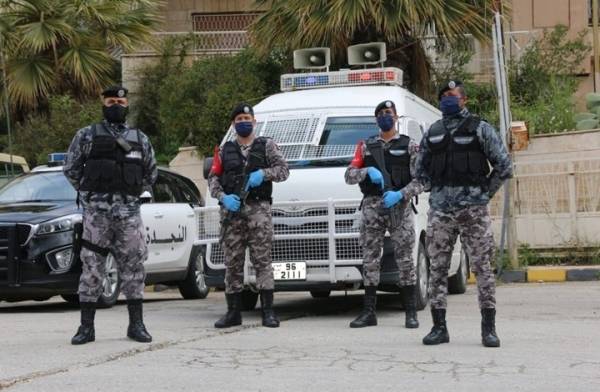 القبض على مروج للمخدرات بحقه 33 طلباً في إربد وآخر بحقه 12 طلبا في الزرقاء