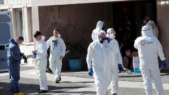 إيطاليا تتجاوز 70 ألف وفاة بكورونا